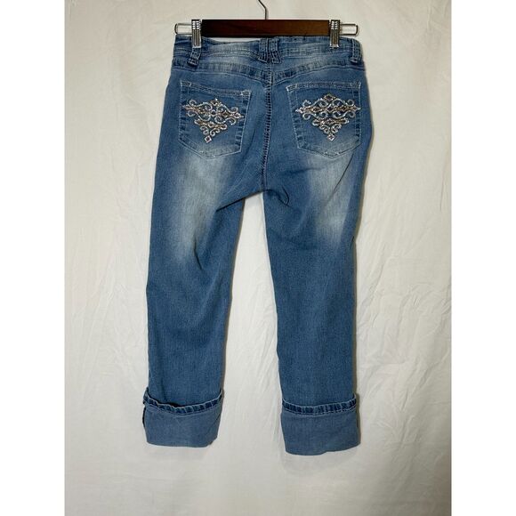 Roz & Ali Women's Cropped Distressed Embellished Blue Jeans Size 4 - Picture 3 of 3